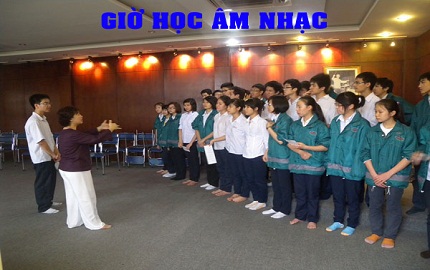 Cô là người mẹ thứ 2 của chúng em!